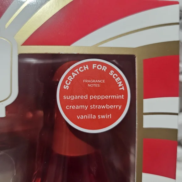 New Candy Cane Kisses Gift Set - Red and White - Picture 5 of 6